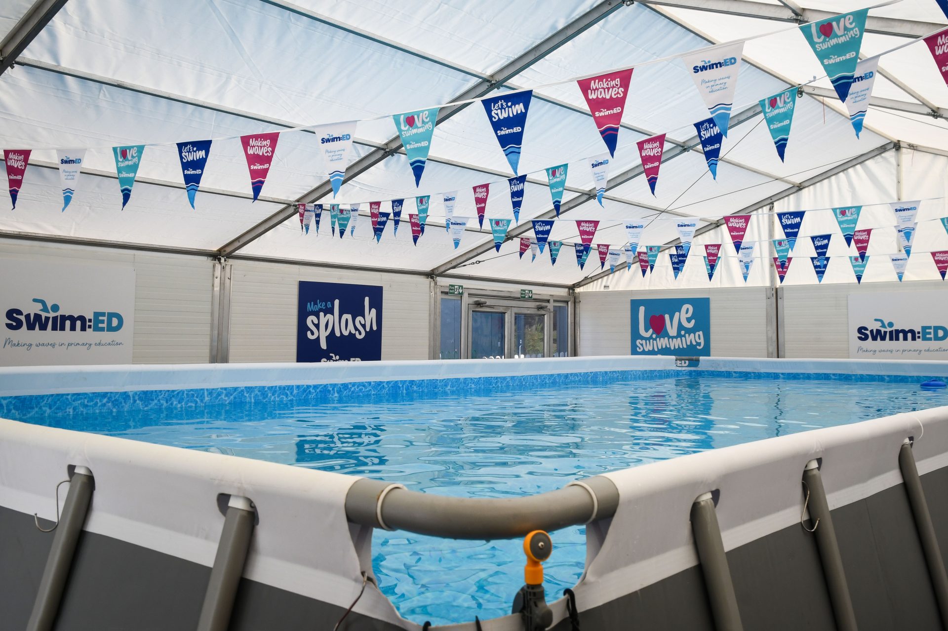 Read more about the article Overcoming the challenges of primary school swimming education 